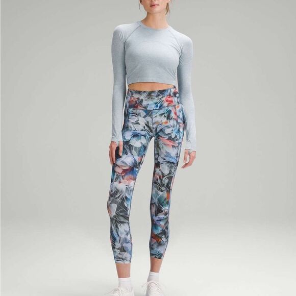 Lululemon Fast and Free High-Rise Tight 25" in Luminescent Floral Multi - Picture 4 of 10